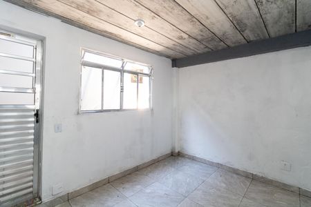 Sala/Quarto de casa para alugar com 1 quarto, 40m² em Parque Casa de Pedra, São Paulo