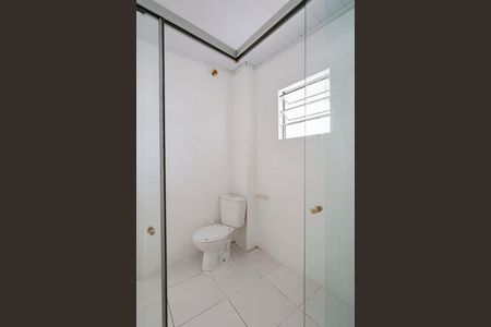 Banheiro de casa para alugar com 1 quarto, 49m² em Vila Diva, São Paulo