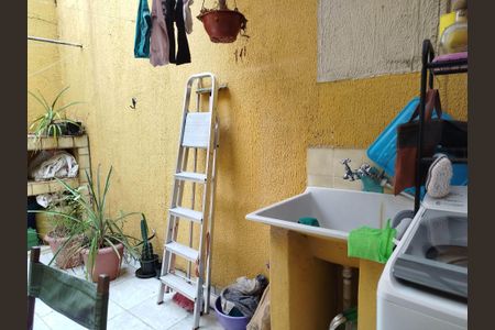 Casa à venda com 90m², 2 quartos e 1 vagaÁrea de serviço e quintal