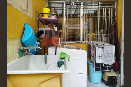 Casa à venda com 90m², 2 quartos e 1 vagaÁrea de serviço e quintal