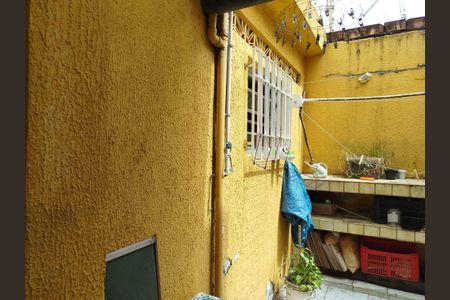 Casa à venda com 90m², 2 quartos e 1 vagaÁrea de serviço e quintal