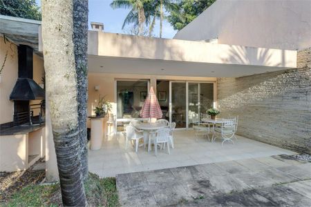 Casa à venda com 402m², 4 quartos e 4 vagas