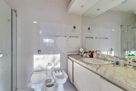 Casa à venda com 4 quartos, 402m² em Chácara Monte Alegre, São Paulo