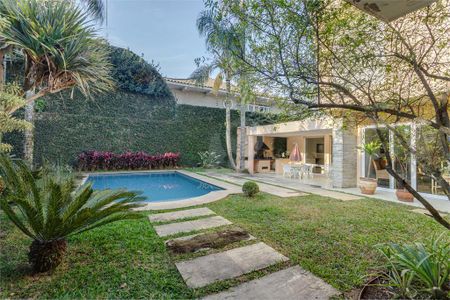 Casa à venda com 402m², 4 quartos e 4 vagas