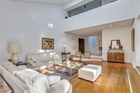 Casa à venda com 402m², 4 quartos e 4 vagas