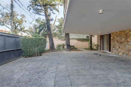 Casa à venda com 402m², 4 quartos e 4 vagas