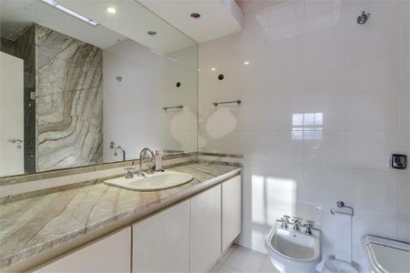 Casa à venda com 402m², 4 quartos e 4 vagas