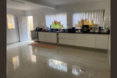 Casa à venda com 3 quartos, 370m² em Vila Regente Feijó, São Paulo