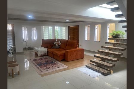 Casa à venda com 3 quartos, 370m² em Vila Regente Feijó, São Paulo