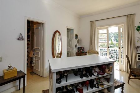 Casa à venda com 5 quartos, 690m² em Santo Amaro, São Paulo