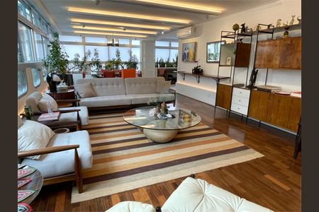 Apartamento à venda com 225m², 3 quartos e 2 vagas