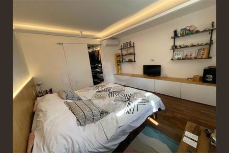 Apartamento à venda com 225m², 3 quartos e 2 vagas