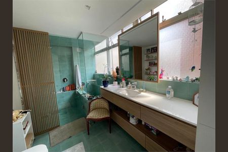 Apartamento à venda com 225m², 3 quartos e 2 vagas