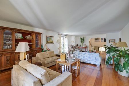 Casa à venda com 4 quartos, 404m² em Chácara Monte Alegre, São Paulo