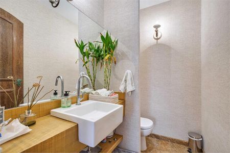 Casa à venda com 4 quartos, 404m² em Chácara Monte Alegre, São Paulo