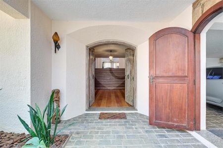 Casa à venda com 4 quartos, 404m² em Chácara Monte Alegre, São Paulo