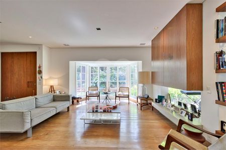 Casa à venda com 280m², 3 quartos e 4 vagas