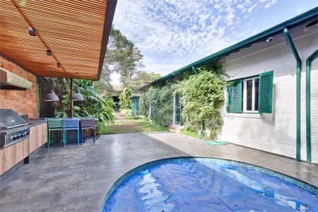 Casa à venda com 280m², 3 quartos e 4 vagas