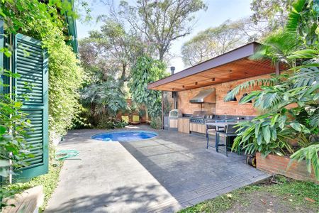 Casa à venda com 280m², 3 quartos e 4 vagas