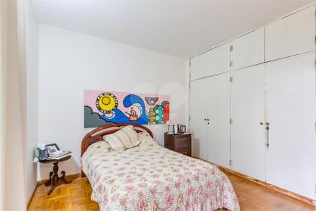 Casa à venda com 3 quartos, 390m² em Jardim Cordeiro, São Paulo