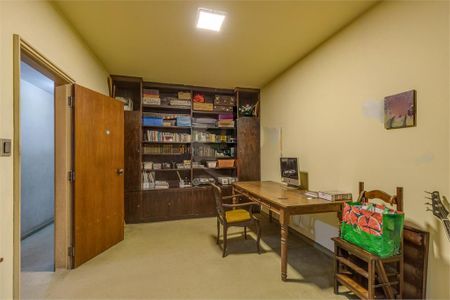 Casa à venda com 3 quartos, 390m² em Jardim Cordeiro, São Paulo