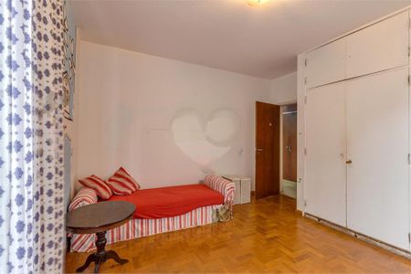 Casa à venda com 3 quartos, 390m² em Jardim Cordeiro, São Paulo