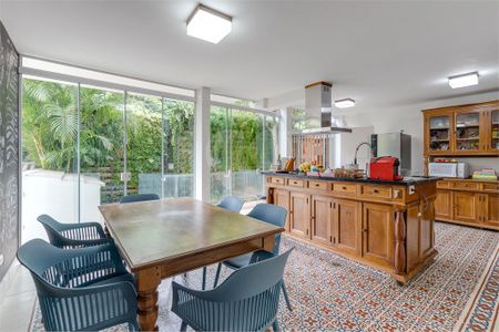 Casa à venda com 3 quartos, 537m² em Jardim dos Estados, São Paulo