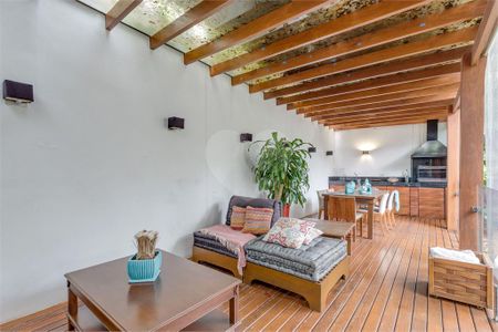 Casa à venda com 3 quartos, 537m² em Jardim dos Estados, São Paulo