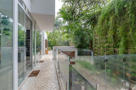Casa à venda com 3 quartos, 537m² em Jardim dos Estados, São Paulo