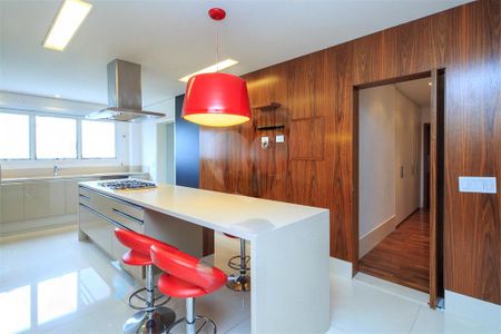 Apartamento à venda com 370m², 4 quartos e 5 vagas