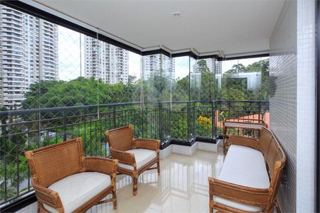 Apartamento à venda com 370m², 4 quartos e 5 vagas