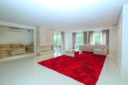 Apartamento à venda com 370m², 4 quartos e 5 vagas