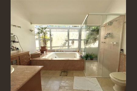 Casa à venda com 4 quartos, 345m² em Jardim dos Estados, São Paulo