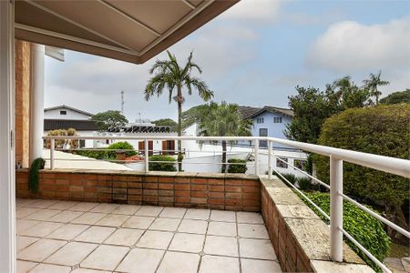 Casa à venda com 3 quartos, 450m² em Santo Amaro, São Paulo