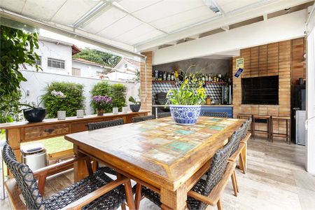 Casa à venda com 3 quartos, 450m² em Santo Amaro, São Paulo