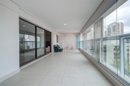 Apartamento à venda com 3 quartos, 178m² em Jardim das Acacias, São Paulo