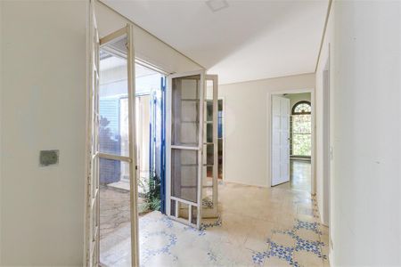 Casa à venda com 4 quartos, 430m² em Chácara Monte Alegre, São Paulo