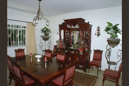 Casa à venda com 4 quartos, 350m² em Campo Belo, São Paulo