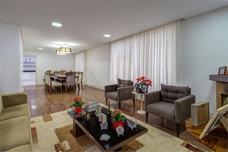 Casa à venda com 6 quartos, 456m² em Jardim dos Estados, São Paulo