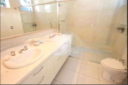 Casa à venda com 4 quartos, 730m² em Chácara Monte Alegre, São Paulo