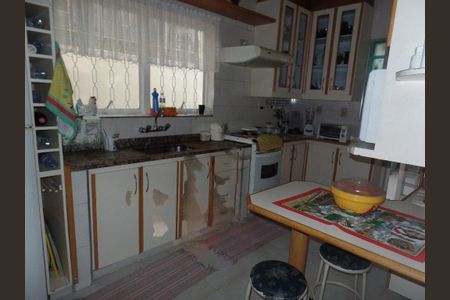 Casa à venda com 3 quartos, 180m² em Campo Belo, São Paulo