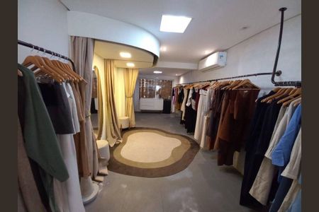 Casa à venda com 3 quartos, 300m² em Campo Belo, São Paulo