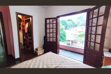 Casa de condomínio à venda com 398m², 5 quartos e 2 vagasQuarto 3