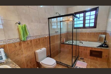 Casa de condomínio à venda com 398m², 5 quartos e 2 vagasBanheiro 1