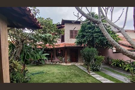 Casa de condomínio à venda com 398m², 5 quartos e 2 vagasFachada