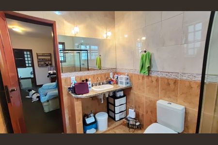 Casa de condomínio à venda com 398m², 5 quartos e 2 vagasBanheiro 1