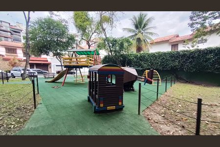 Casa de condomínio à venda com 398m², 5 quartos e 2 vagasÁrea comum - Playground