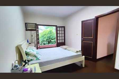 Casa de condomínio à venda com 398m², 5 quartos e 2 vagasSuíte