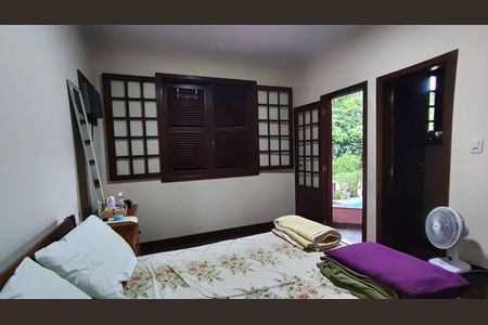 Casa de condomínio à venda com 398m², 5 quartos e 2 vagasQuarto 2