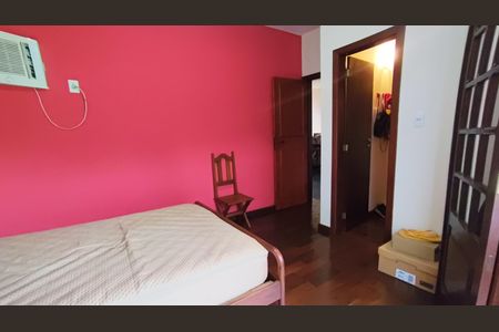 Casa de condomínio à venda com 398m², 5 quartos e 2 vagasQuarto 3